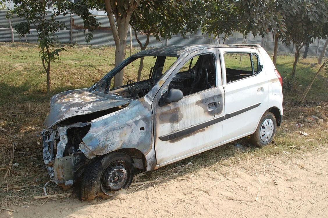 Rong side lot tempo going Maruti car, arrived at both water dues ash, police