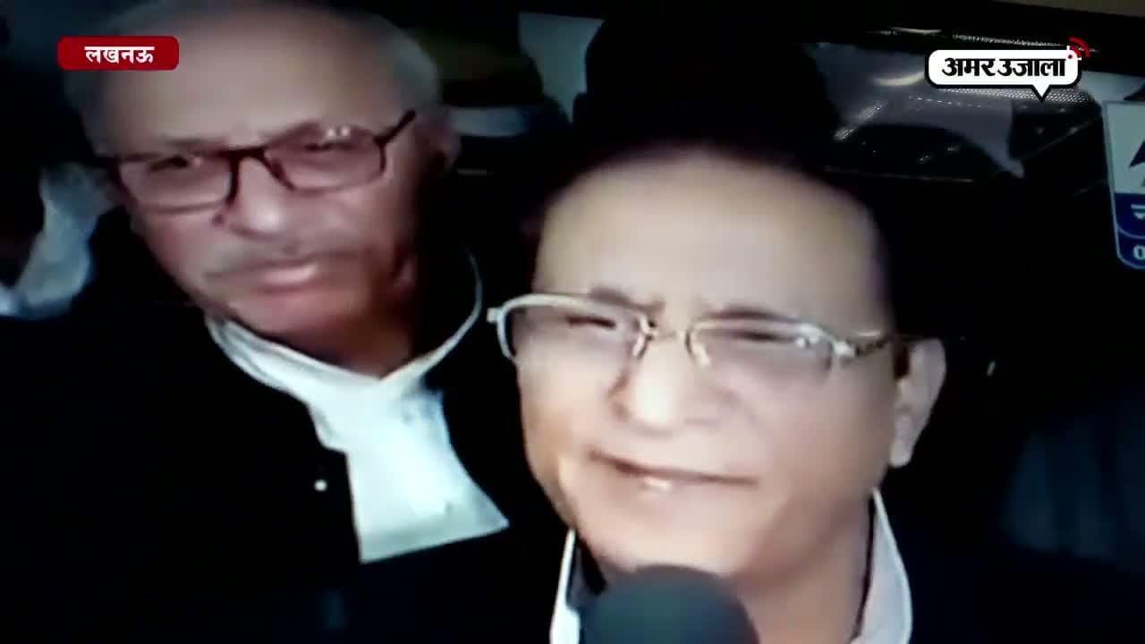 पिता-पुत्र में सुलह की कोशिशों में जुटे आजम