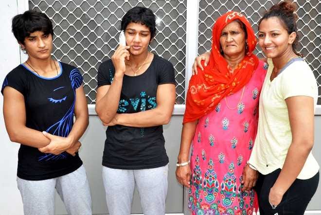 phogat sisters mother daya kaur exposed many secrets, also speaks on aamir khan movie dangal