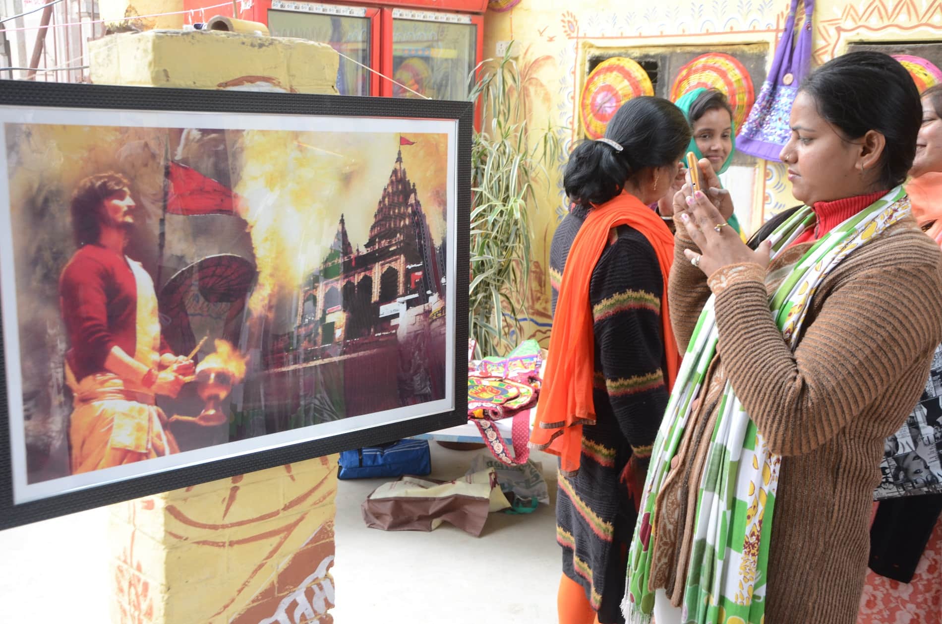 handcraft exhibition at assi ghat attract people