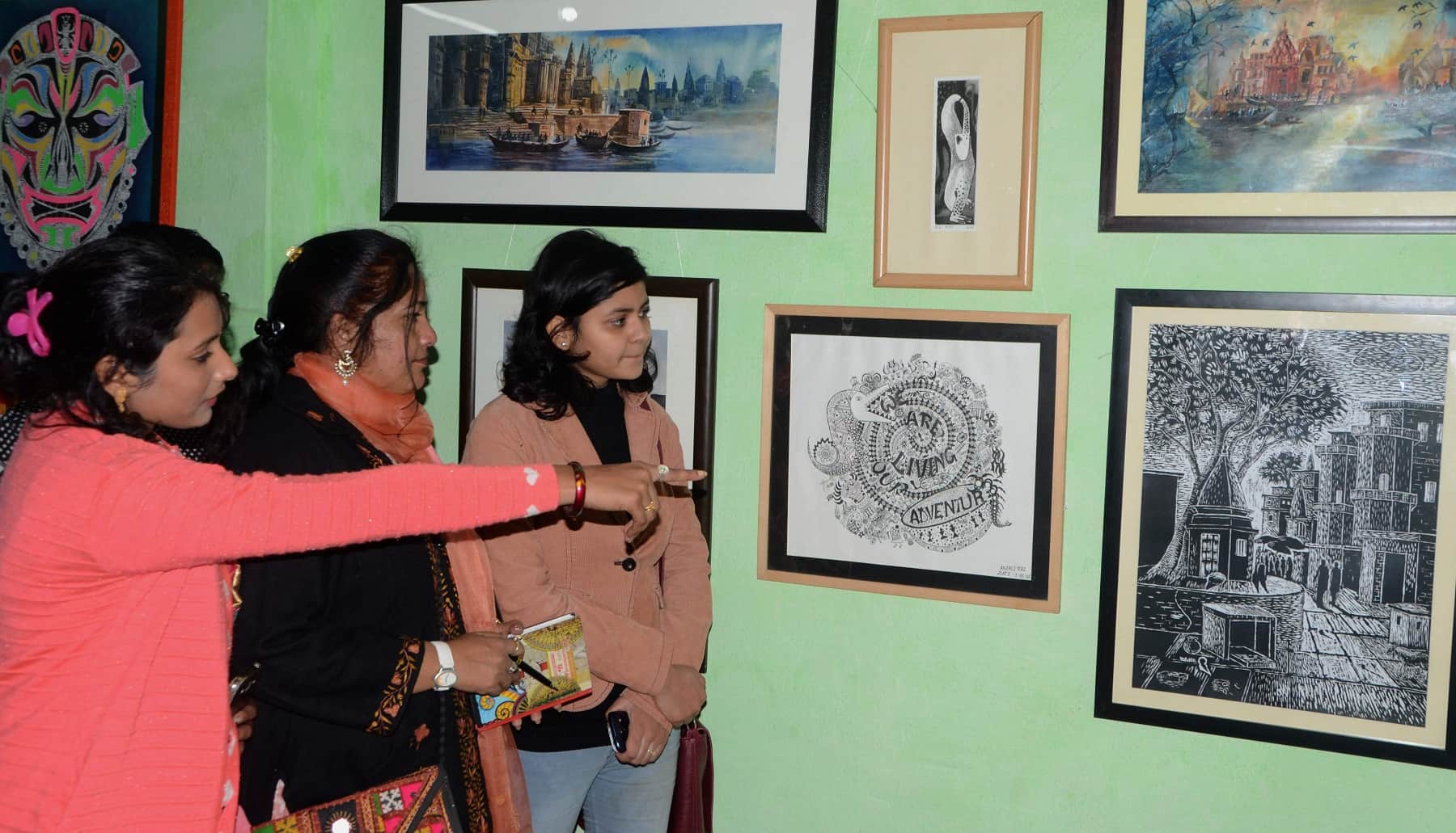 handcraft exhibition at assi ghat attract people