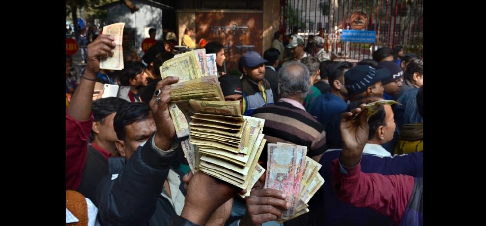 Cash crunch continues in sitapur