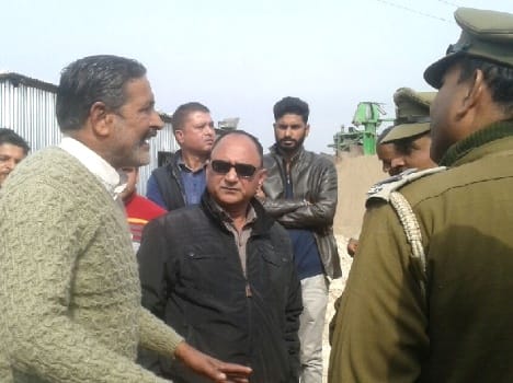 nanavana villagers protest against tool plazabuilt in village