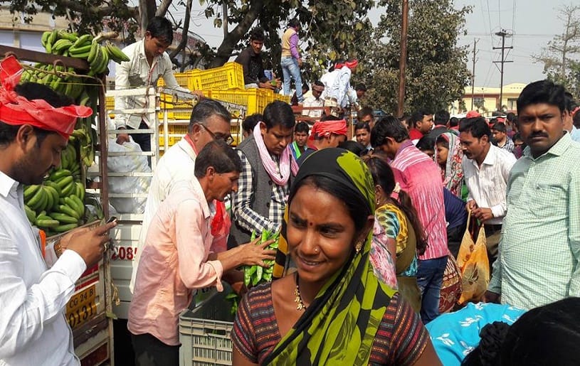 Farmers in Raipur distribute their produce for free after prices of vegetables dip post