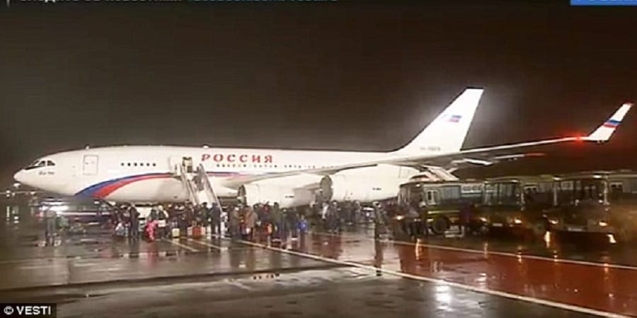 35 Expelled Russian Diplomats Arrive Back in Moscow