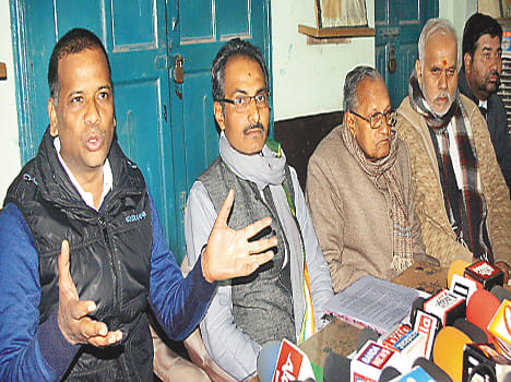 The whole country looks to Modi and Shah dishonest