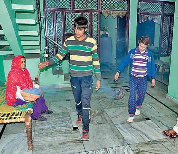 unique village, panchayat give shagun as fd on girl child birth