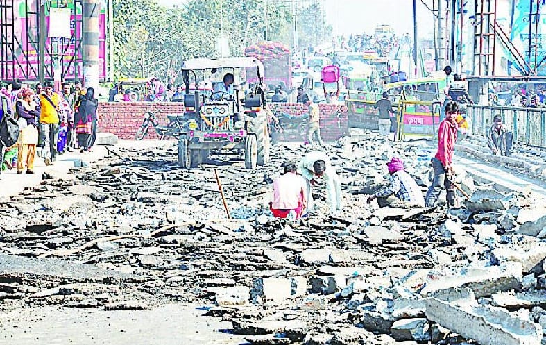 begin repairing the Dmola bridge, jams