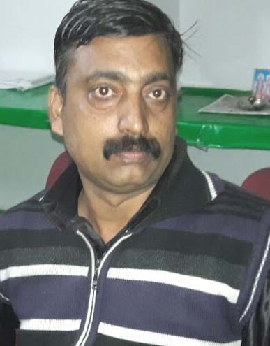 Twenty-two lakh looted from just off salesmen