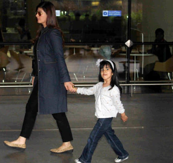This is how Akshay's daughter Nitara teased paparazzi