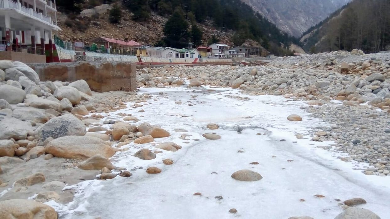 temperature zero in gangotri, river water frozen.