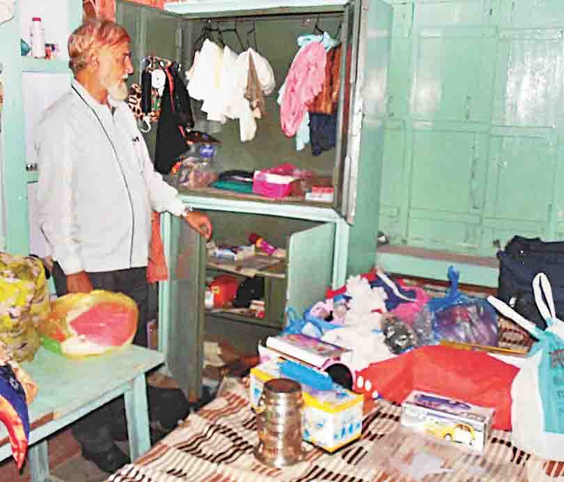 theft in two houses