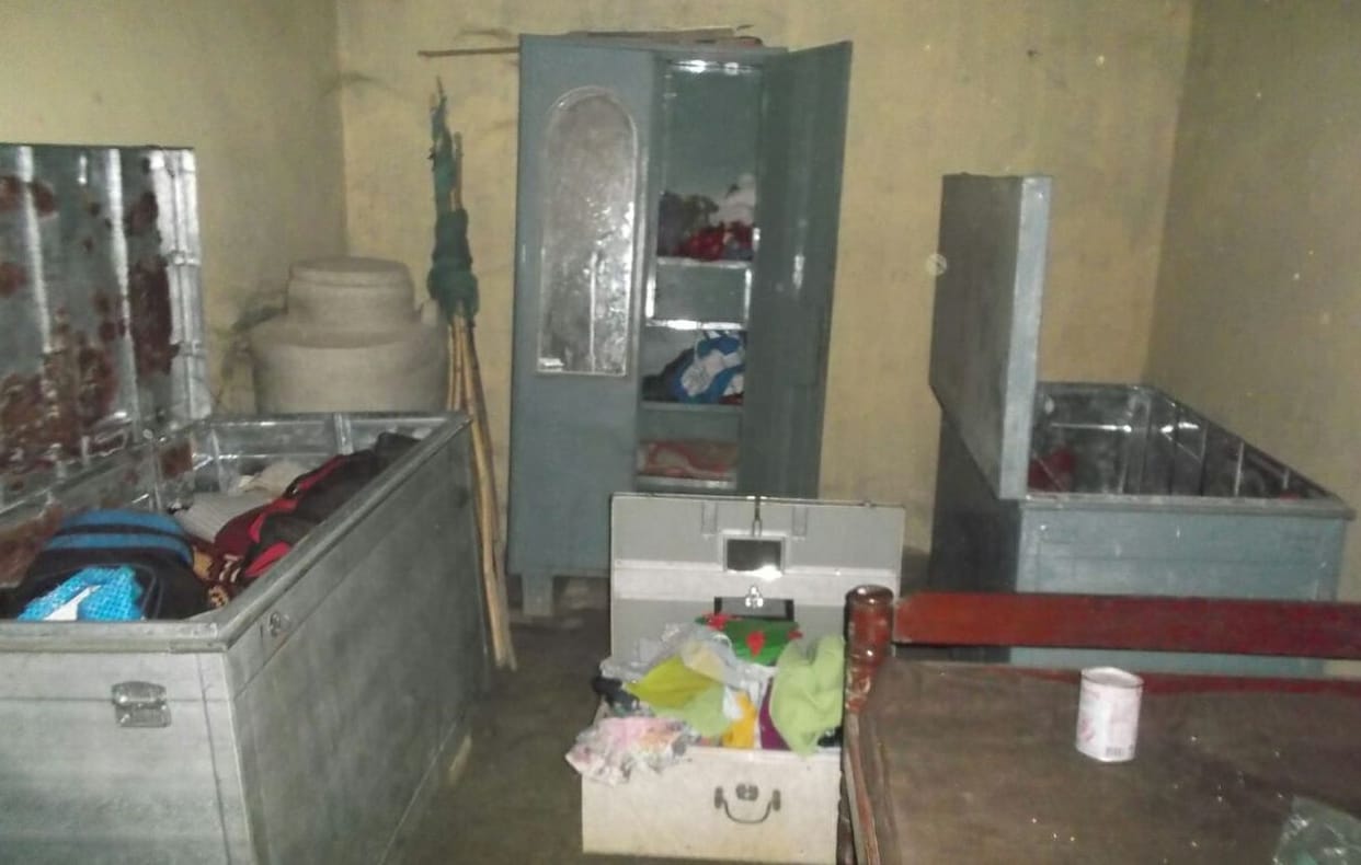 theft in six houses 