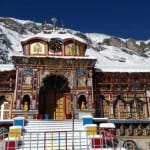   Mukesh Ambani has given fund for guest house in badrinath 