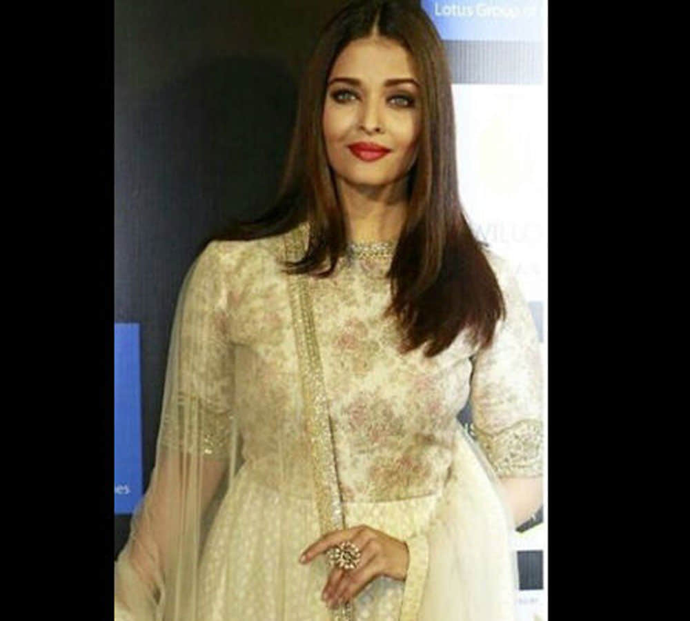 aishwarya rai bachchan in lion gold award