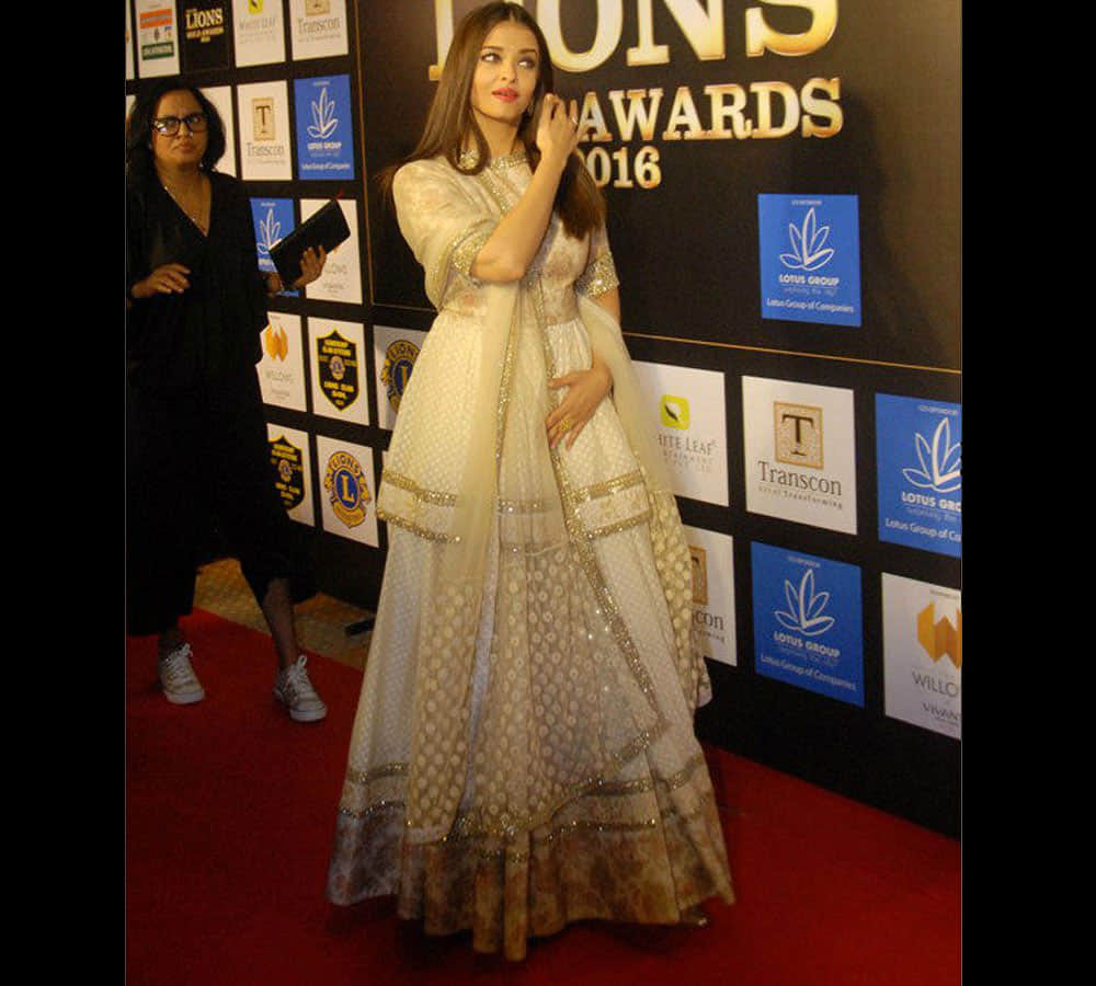 aishwarya rai bachchan in lion gold award
