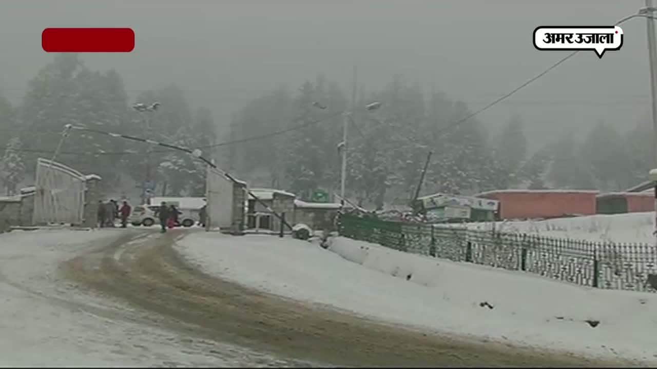 गुलमर्ग में बर्फबारी 