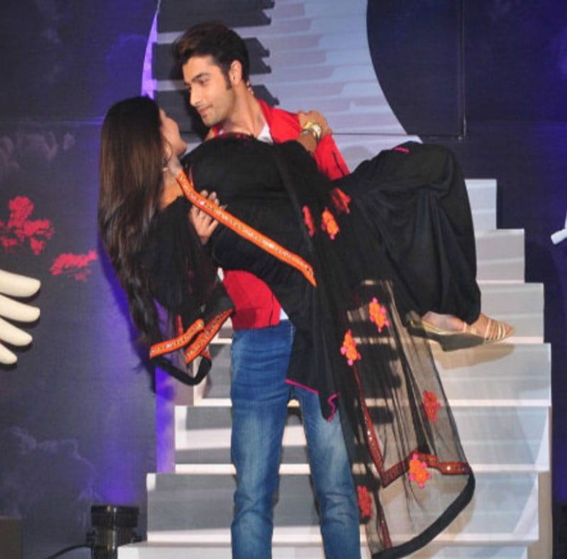 Kratika Sengar-Sharad Malhotra refuse to get intimate on-screen