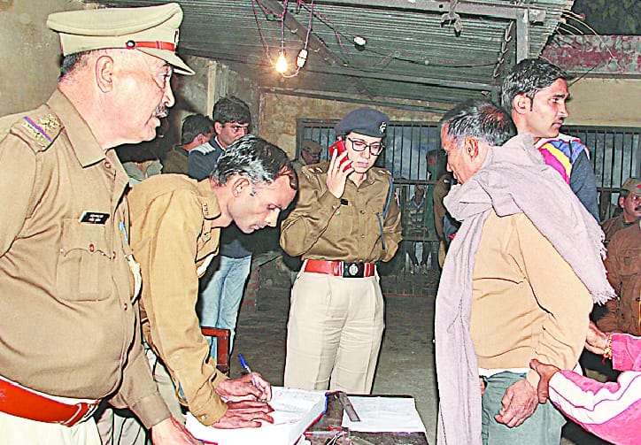 Four prisoners escaped by breaking the lock skylight