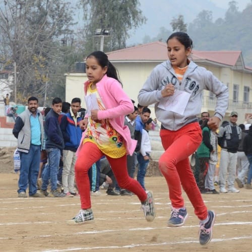 kusum thakur gets first position in 100 meter race