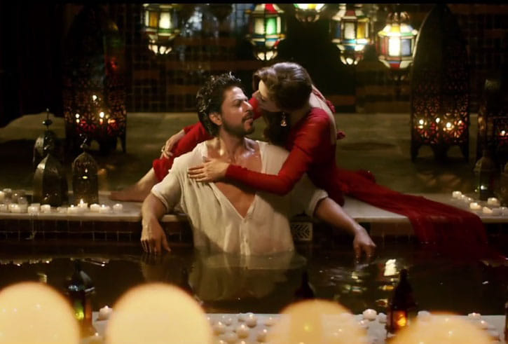 VIDEO: Shah Rukh-Mahira set the screen on fire in 'Zaalima' song