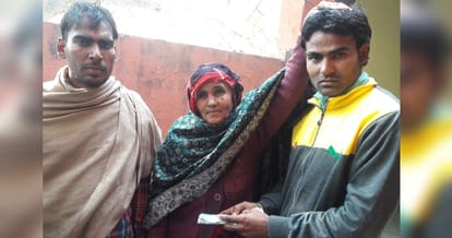 boy found bag full of money on road and returned it to old lady