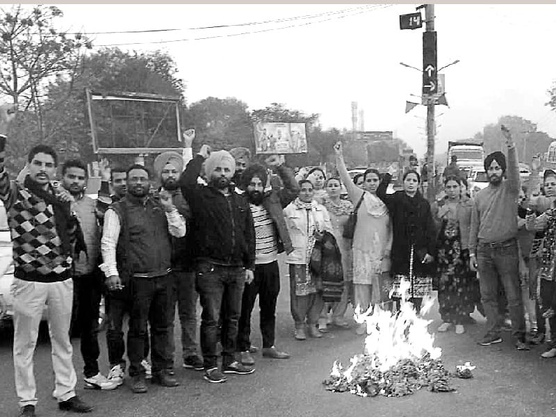 SSA-Rmsa teacher union demonstration against the government, demanding routine, Patiala