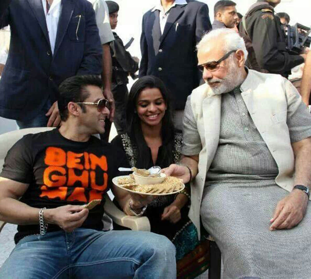 salman khan bandage pm modi finger