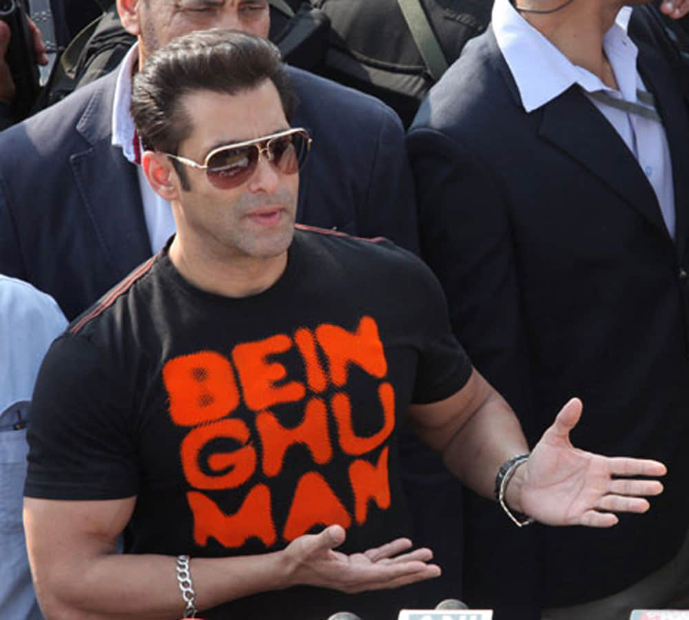 salman khan bandage pm modi finger