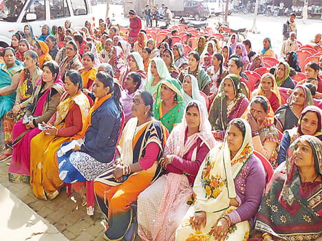 Union Minister of women came to hear the live broadcast