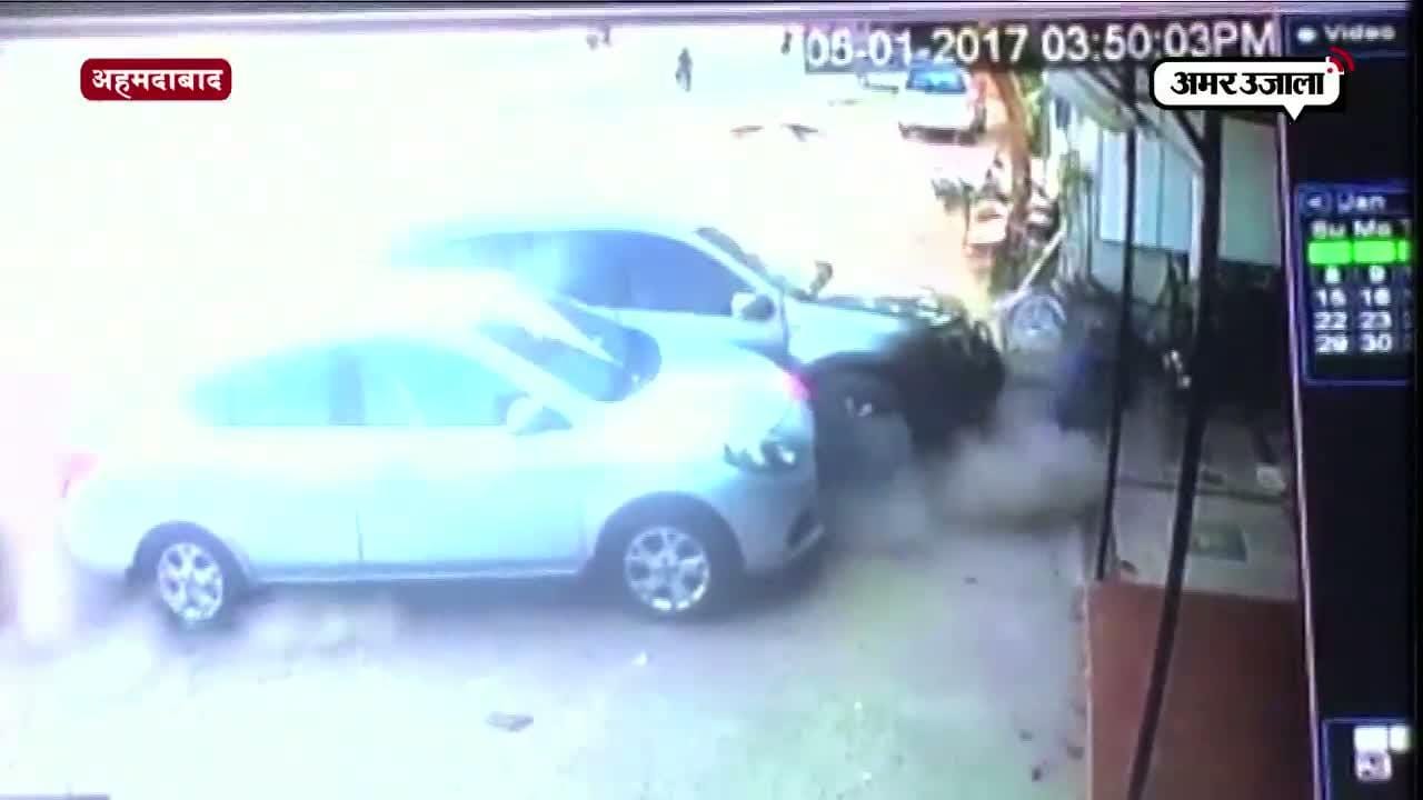 अहमदाबाद में बेकाबू कार का कहर, एक शख्स को रौंदते हुए पांच गाड़ियों को मारी टक्कर