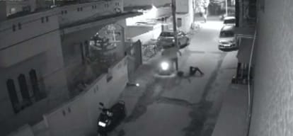 college girl identified one accused who is molesting a girl in CCTV in bengaluru