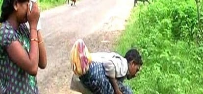 hospital staff forced to take body of stillborn baby in bag in chattishgarh