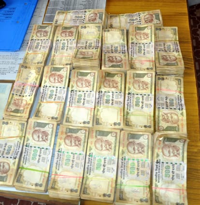 five crore found paan seller bank account in ghaziabad after demonetization 