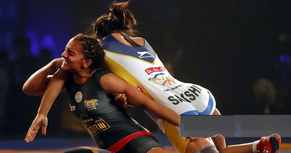 when wrestler sakshi malik and geeta phogat face each other in match