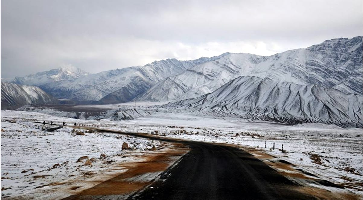 snowfall in many place of kashmir valley
