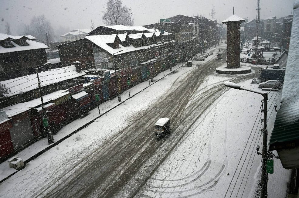 heavy snowfall in srinagar