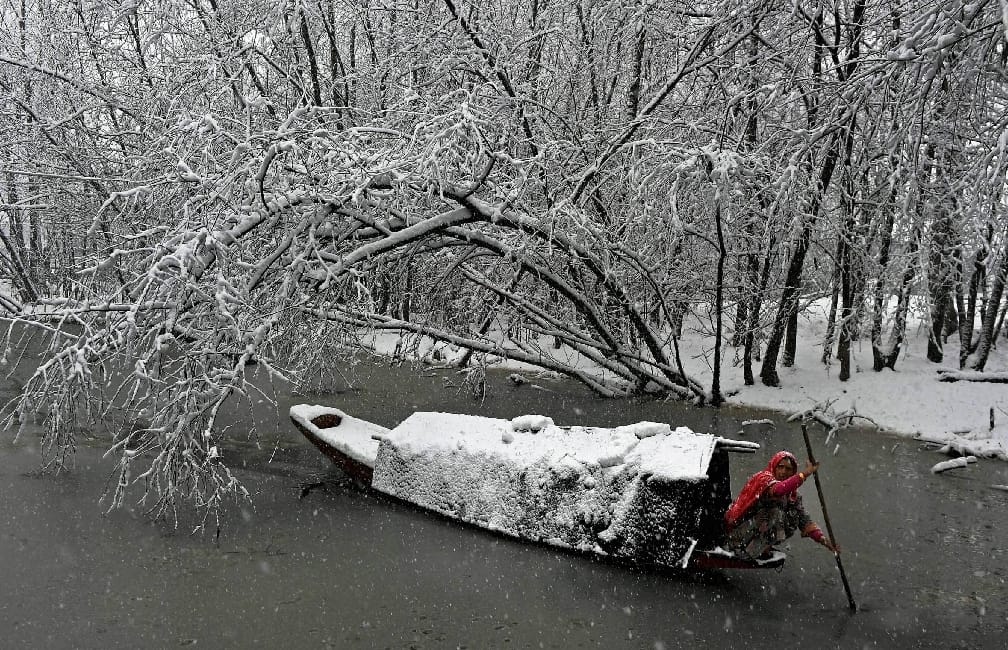 heavy snowfall in srinagar