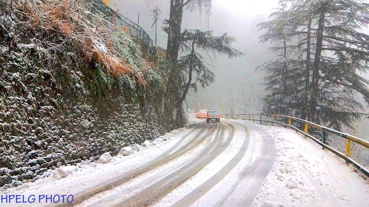 heavy snowfall in hills