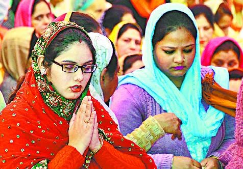 Sri Guru Gobind Singh's light A crowd of thousands gathered at the gala