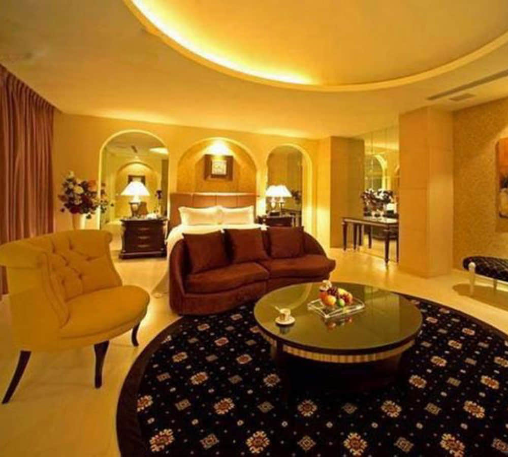 dinner at amitabh bachchan house