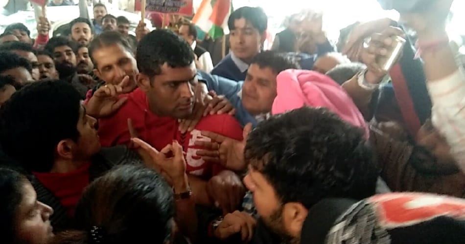 Clash between Hooda supporters and tanwar supporters in rohtak