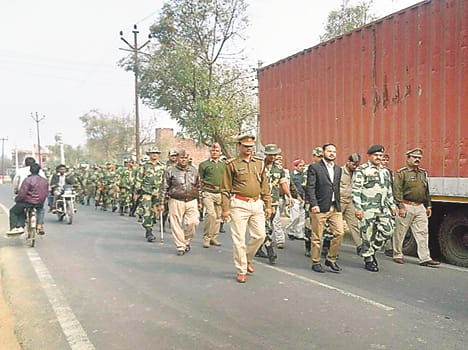Bihdi area police, the BSF jawans flag marches