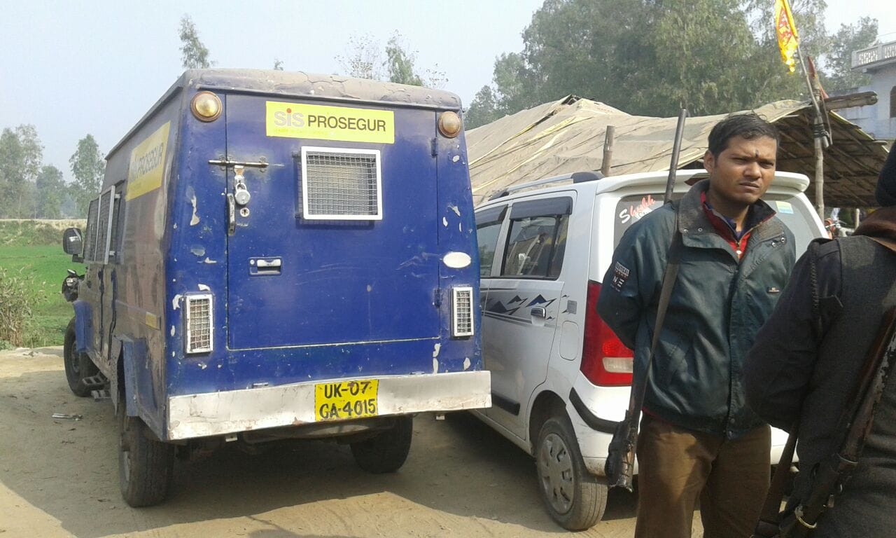 huge amount of currency recovered from cash van during checking in barabanki