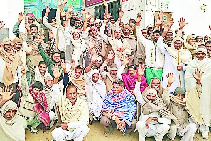Poor anger against the system of banks