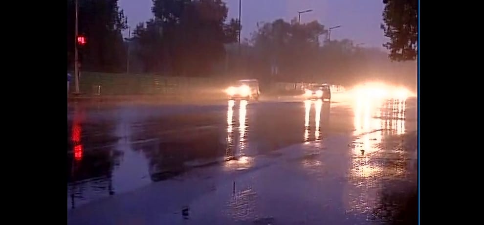 temperature decreased due to rain and cold wind in delhi ncr
