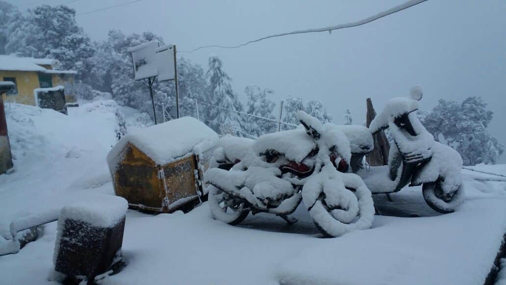 heavy snowfall in chakrata.