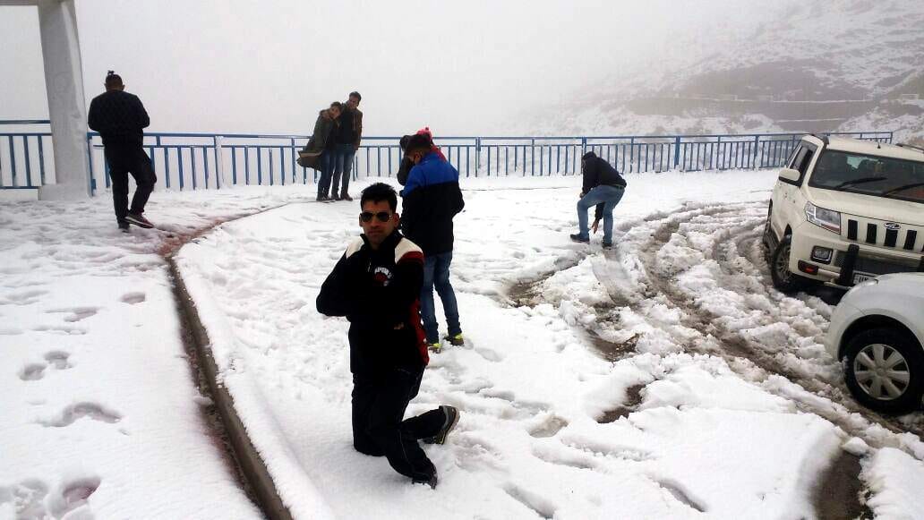 heavy snowfall in chakrata.
