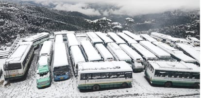 Snowfall Starts in Himachal, Forecast of Heavy Snowfall.