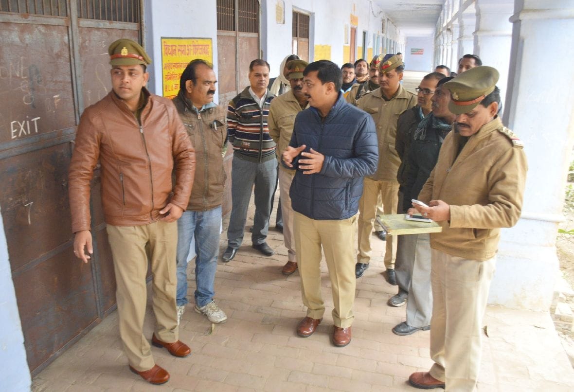 Poll: 11 zone, divided into 147 sectors district